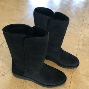 UGG Aime classic slim water resistant short boot.